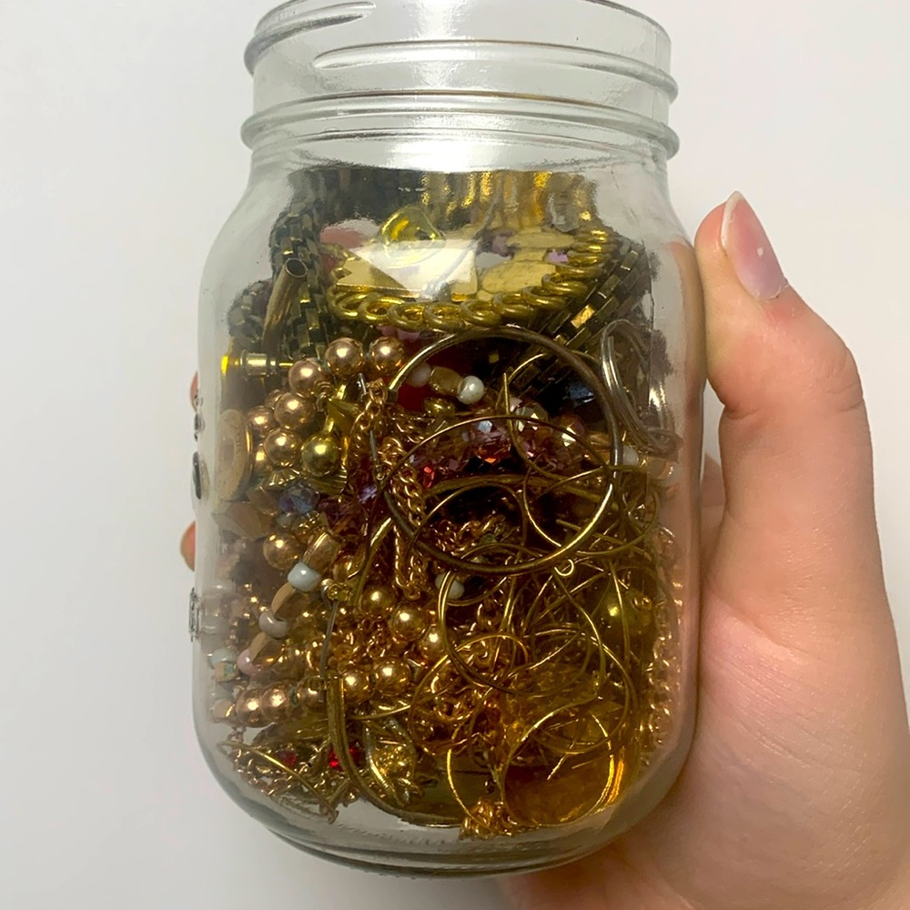 Jewelry jar gold toned